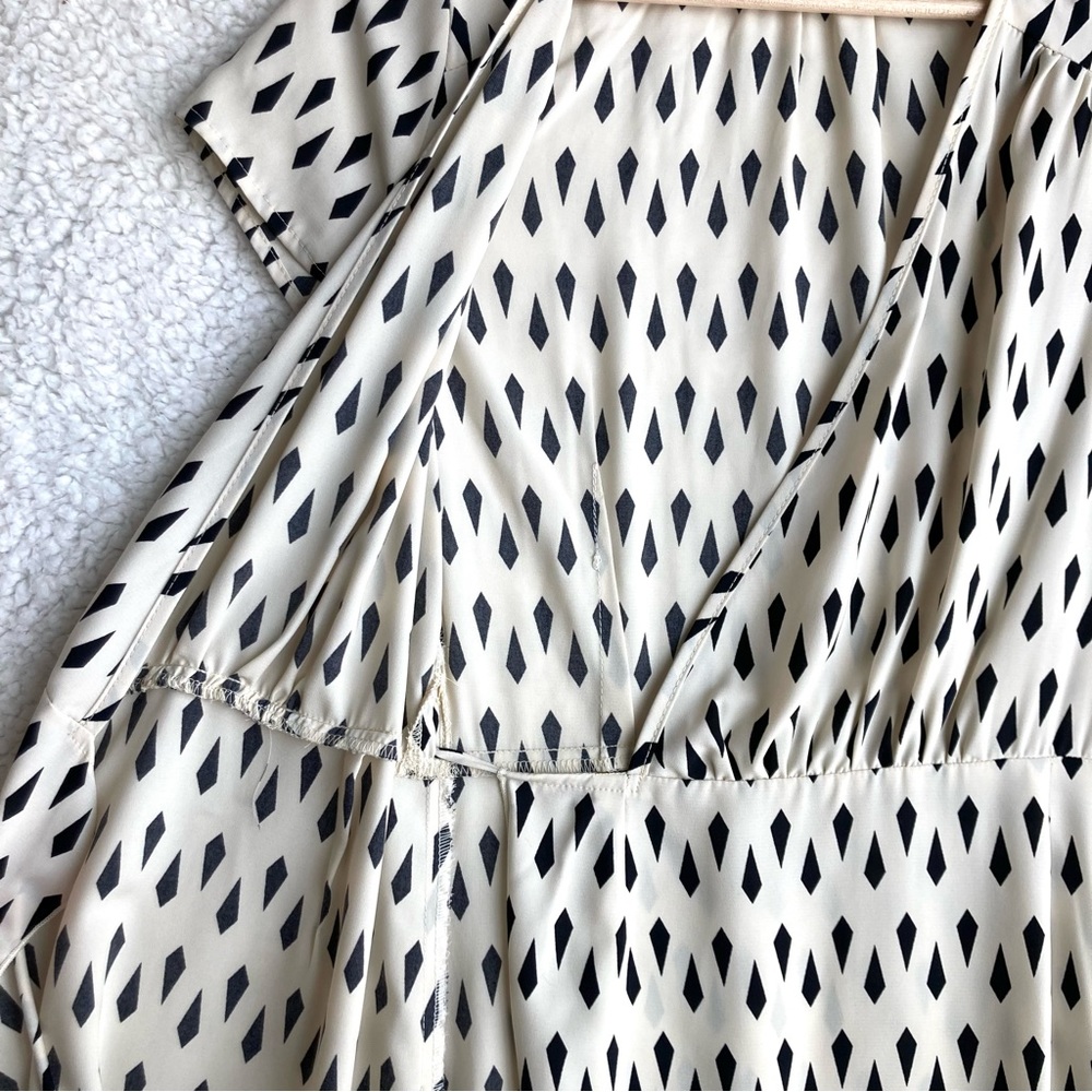 Lulu's Women's cream diamond print Short sleeve wrap maxi dress, Sz XS - Picture 7 of 16